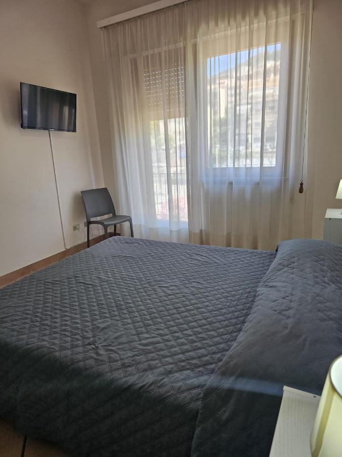Rocksea Rooms 체팔루 외부 사진